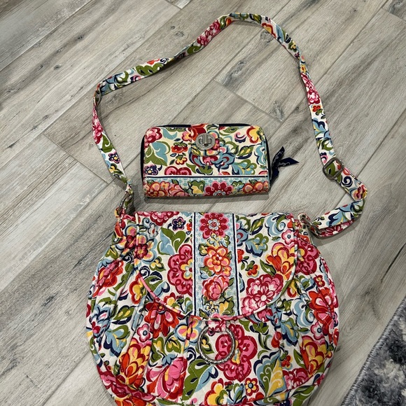 Handbags - Vera Bradley Floral Patterned Women's Bag and Wallet Set
